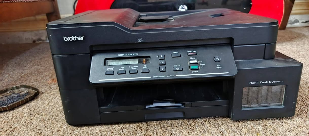 عندي طابعه للبيع برذر 720 طلعت بيه علامه حمره اريد ابيعه


**إذا كنت صاحب هذا الإعلان وتريد حذفه لأي سبب، رجاءا أرسل رسالة إلى الدعم الفني**