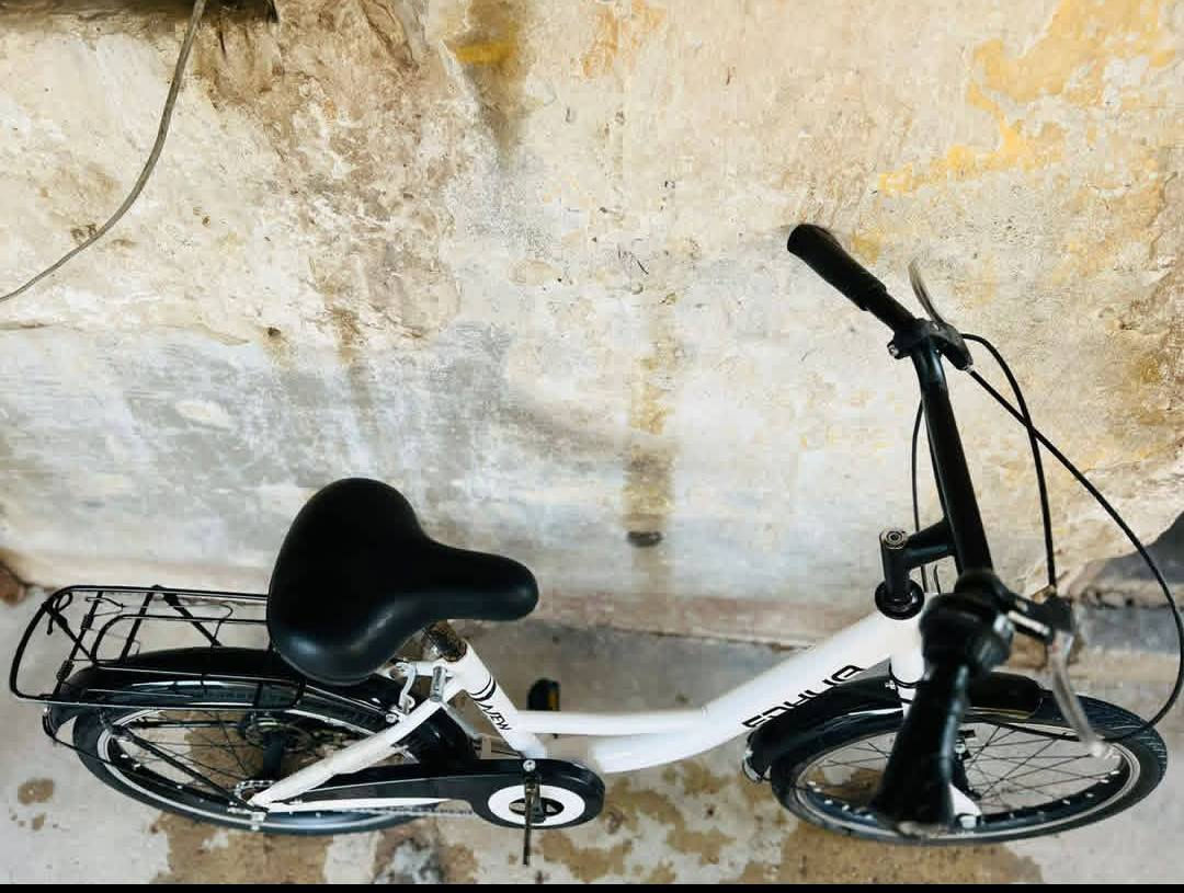 سلام عليكم
بايسكل حجم 20 
نضيف 
قيم وخذ 
الرقم ***********
