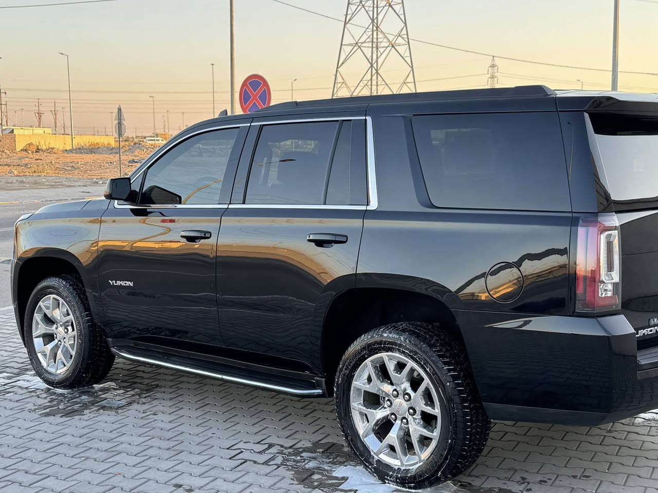 ادوات ادوات ادوات ادوات 
جمسي بتره لون اسود دخول جديد 
مديل (2017) مكفوله من الكص والفتح 
والسرقاء والعشائر.  سياره بل كرتون قطعه وحده صبغ. فول موصفات عده الفتحه 
المكان البصره 
السعر. (180
***********
