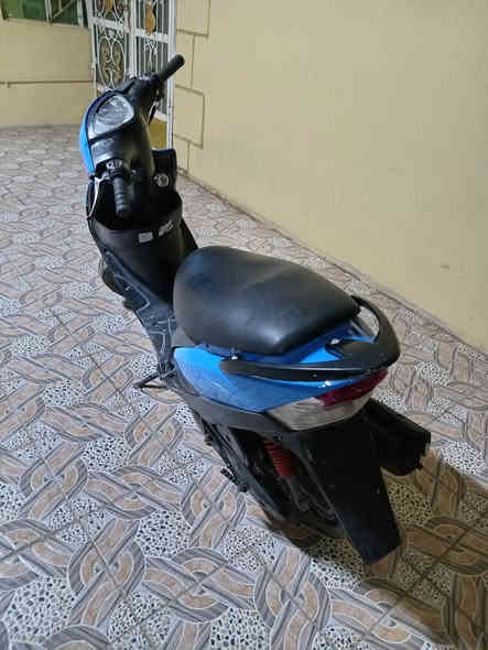 سلام عليكم ماكس عدله دراجه معمره محرك مفتوح مفتوح49  جديد زوج تايرات_ضفيره جديده_سلف جديد _كابريته جديد _باتري جديد _كهربائيات كل شغال _سلف هندر شغال _سعر 425وبيها مجال قليل _مكان الزبيديه _رقم.. ***********
