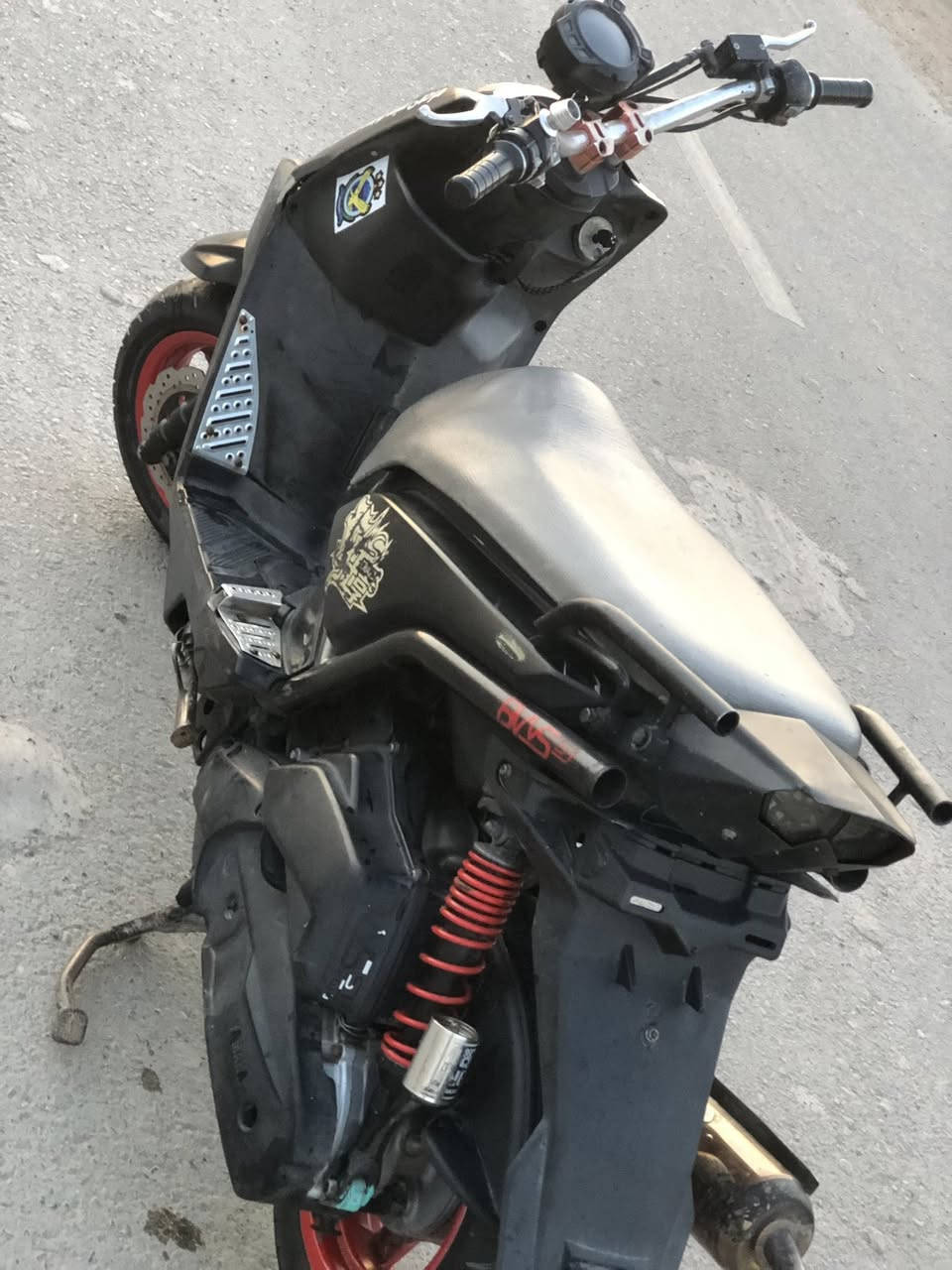 سكنس جبلي للبيع بيها تسويد قليل رايدهه 750 وبيها مجال حك الجيه مكاني بغداد عويريج قرب على مخابز باب الاغا رقم *********** ولمشراي لا يطب مستعجل علي بيعتهه
