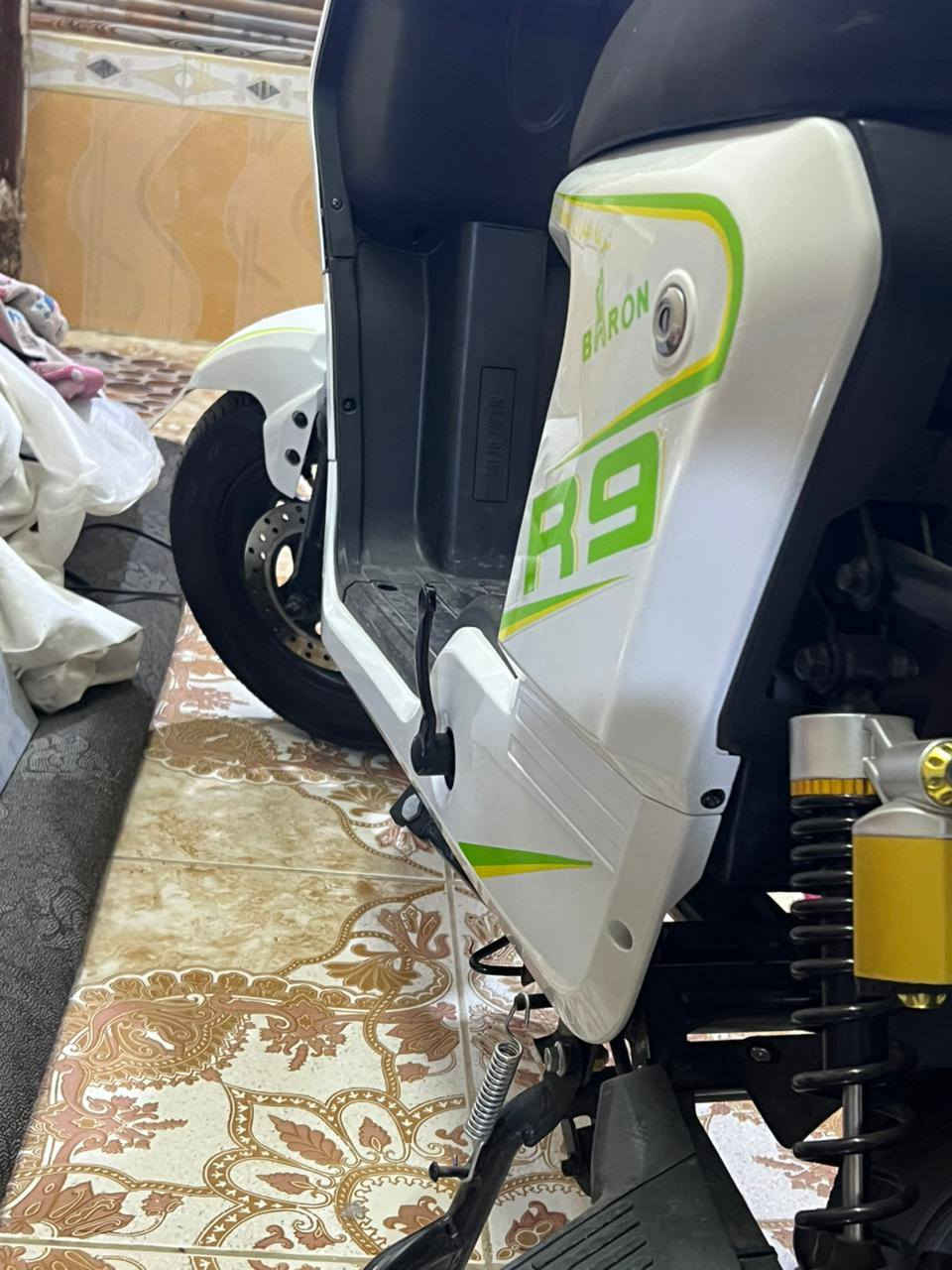سلام عليكم
دراجه شحن ار 9 موديل 2025
ما صار لها هواي للبيع
ملف 1200 واط يعني طياره
5 باتري كبار 
لايت زنون مع بلوجكترات عللي ابيض ناصي
بصمه و دبل سويج تشغيل عن بعد
كافت ملحقاته موجودة 
تواصل لمعرفه تفاصيل اكثر
تفاصيل أكثر***********
مكان البصره القبلة فلكة البريد. 
السعر ٤٥٠وبيها مجال بسيط للشراي ادخل واتساب و تدلل .
