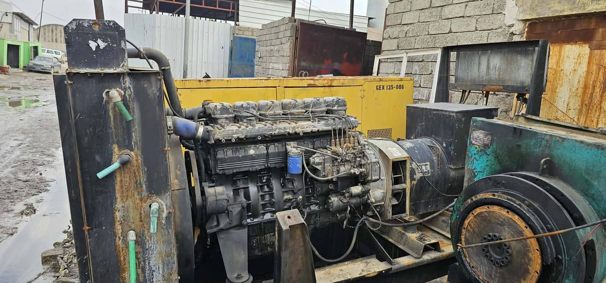 للبيع مولده اسكانيا بومه 124 بم كهربائي اسنتدر المحرك بي تبخير على الحمل راس توليد 250 
السعر 30 ورقة مكاني موصل كوكجلي
***********
