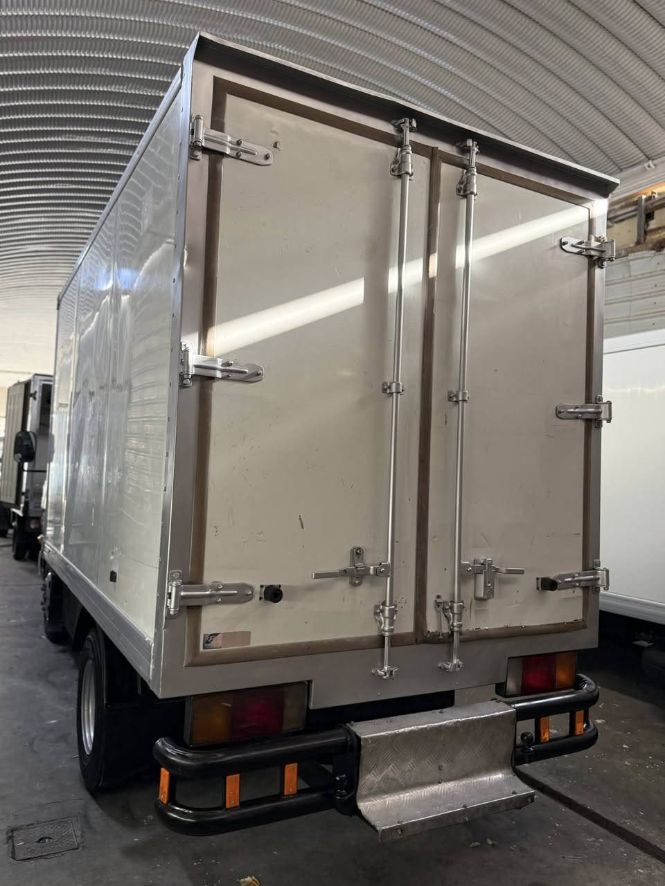 السلام عليكم كنتر هونداي 2011
رقم بغداد سياره تبريد تجميد 💯
تبريد امامي خلفي شغال 👌💯
سياره جاهزه بدون نواقص 
العنوان بغداد الاستفسار 
***********
