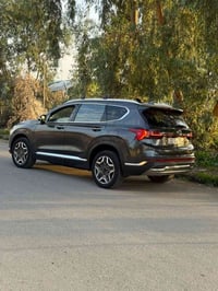 سنتافي ٢٠٢٣ هايبرد ٤ قطع صبغ بدون ضرر شرط بدون دواخل....غير متواجد على...