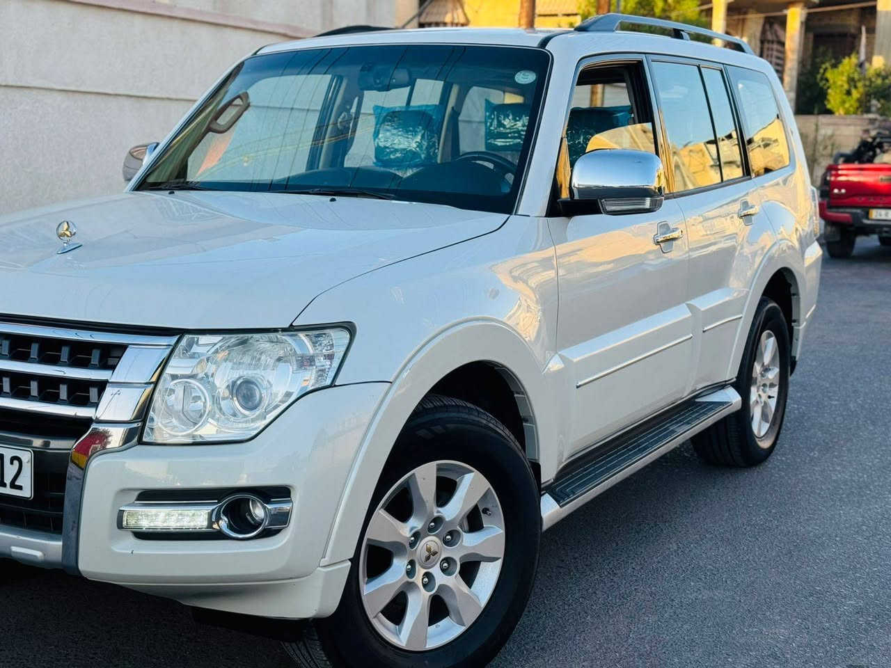 ألسلام عليكم
لبيع باجيرو  موديل(18) خليجي كفاله عامه  من الضربه والصبغ والتبديل بحال الوكاله
رقم أربيل دولي سنويه منتهيه
تبريد ثلاث قطع ❄️
محرك (6) 3500
حداده وتخم تايرات مكفولات
سياره ما ملعوب بيه علئ وضع شركه 
سياره فول 1/1
العنوان البصره ابي الخصيب
السعر (215) وبيه مجال
الاستفسار على الرقم موجود ***********
