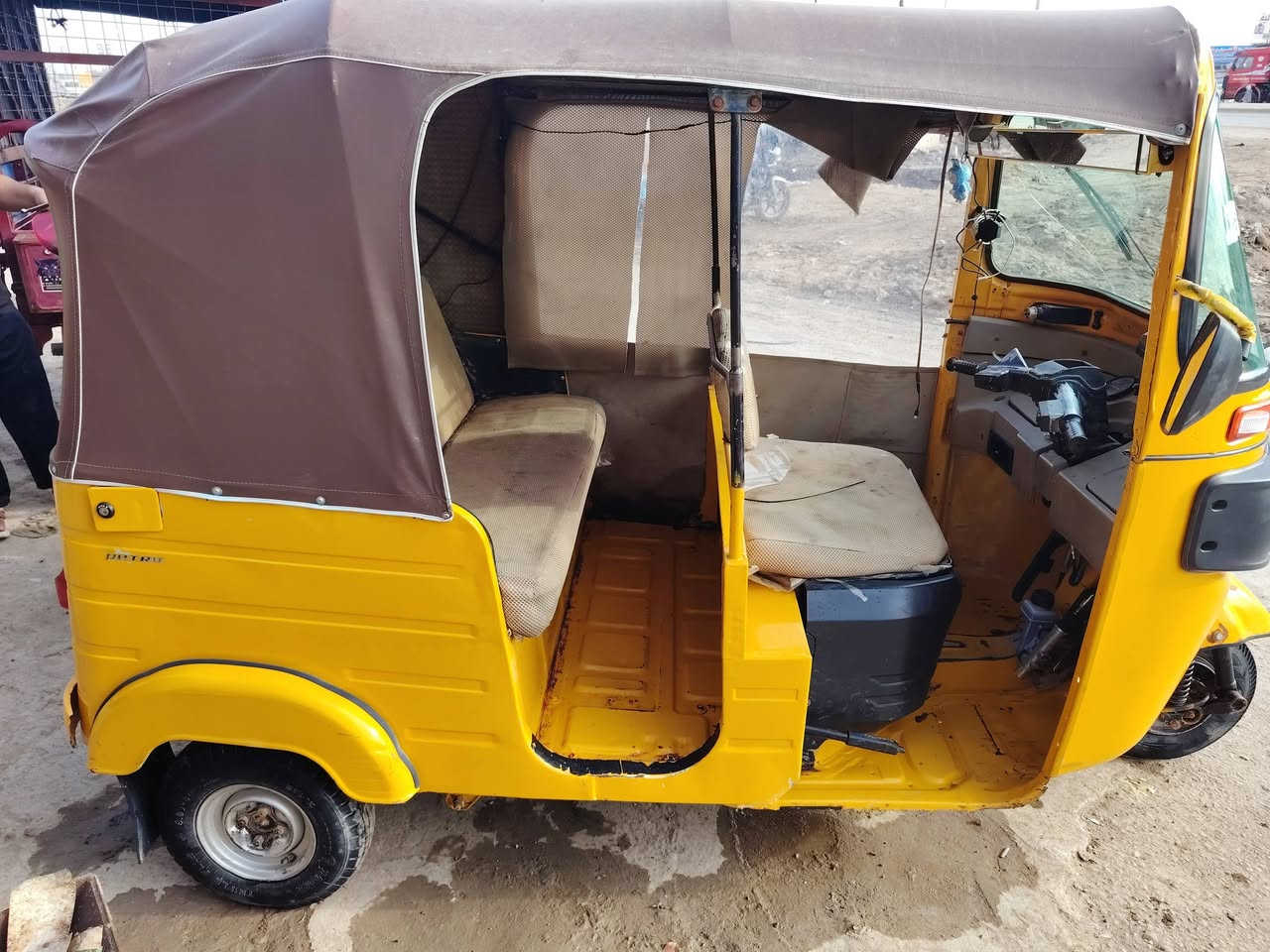 سلام عليكم تكتك موديل2019 شهر12 تعمير جديد صبغ عام ضفاير امامي خلفي جديد باتري جديد تخم تاير بأسمي تخويل ثاني يوم سعر5700 وبيه مجال
***********
المكان بغدغد النهروان
