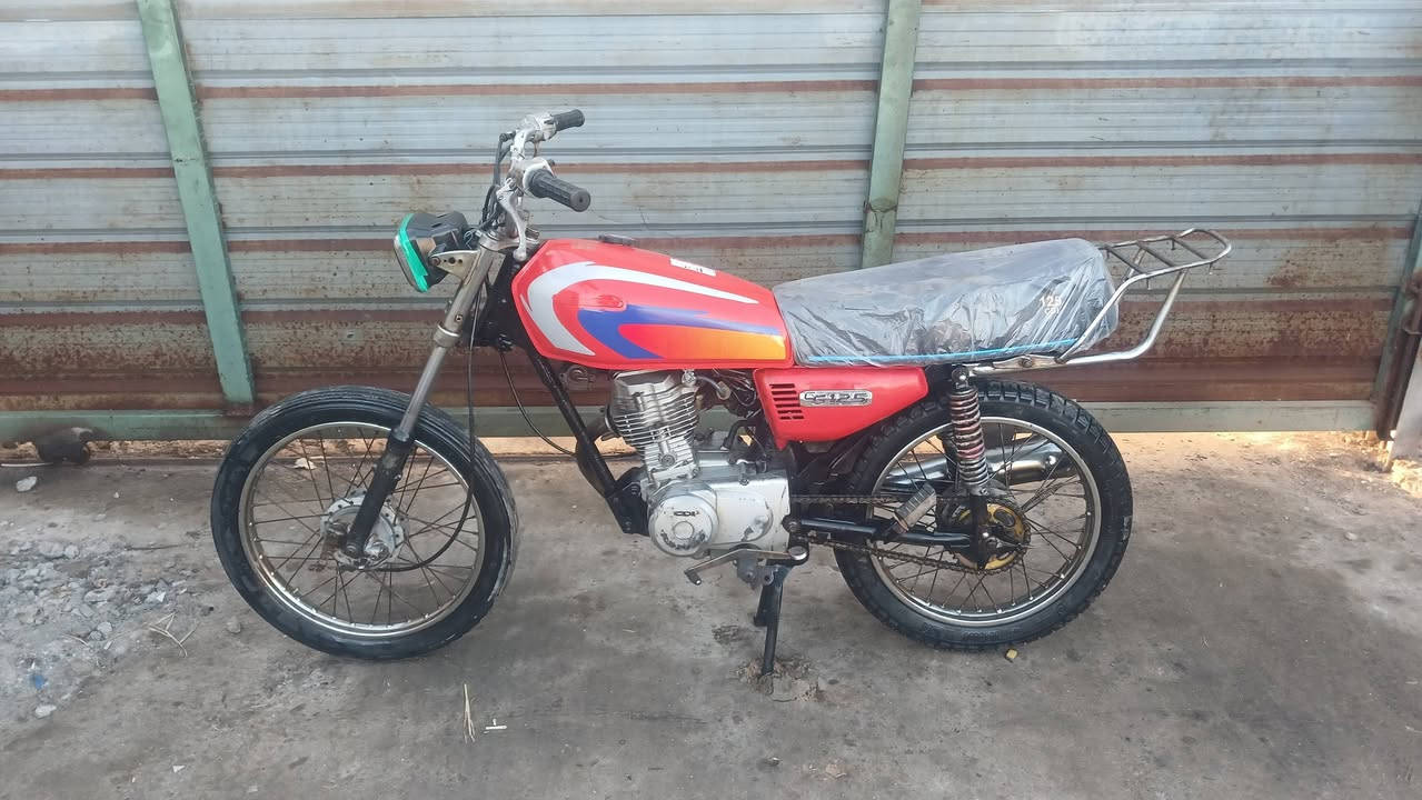 سلام عليكم للبيع دراجه رابيدو  ما مفتوحه     كلش  دراجه   دوات مكفوله من سرقه  مكاني البصره ابي الخصيب باب طويل.  سعر  ٣٥٠    رقم الهاتف  ***********
