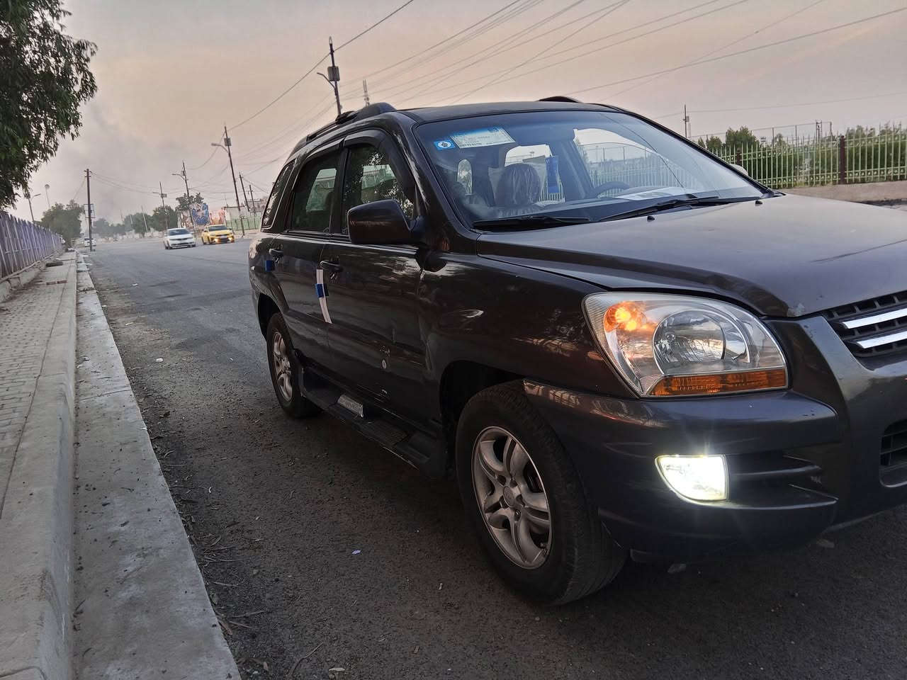 السلام عليكم كيه سبورتج مديل2008وارد أمريكي السيارة جديدة وجاهز مكينة وكير وحداديه  وصدر وتبريد وتخم تاير مكفولات مكينة 6سلندرماشيه165الف  العنوان بغداد الامين الثاني رقم الهاتف *********** السعر92$
