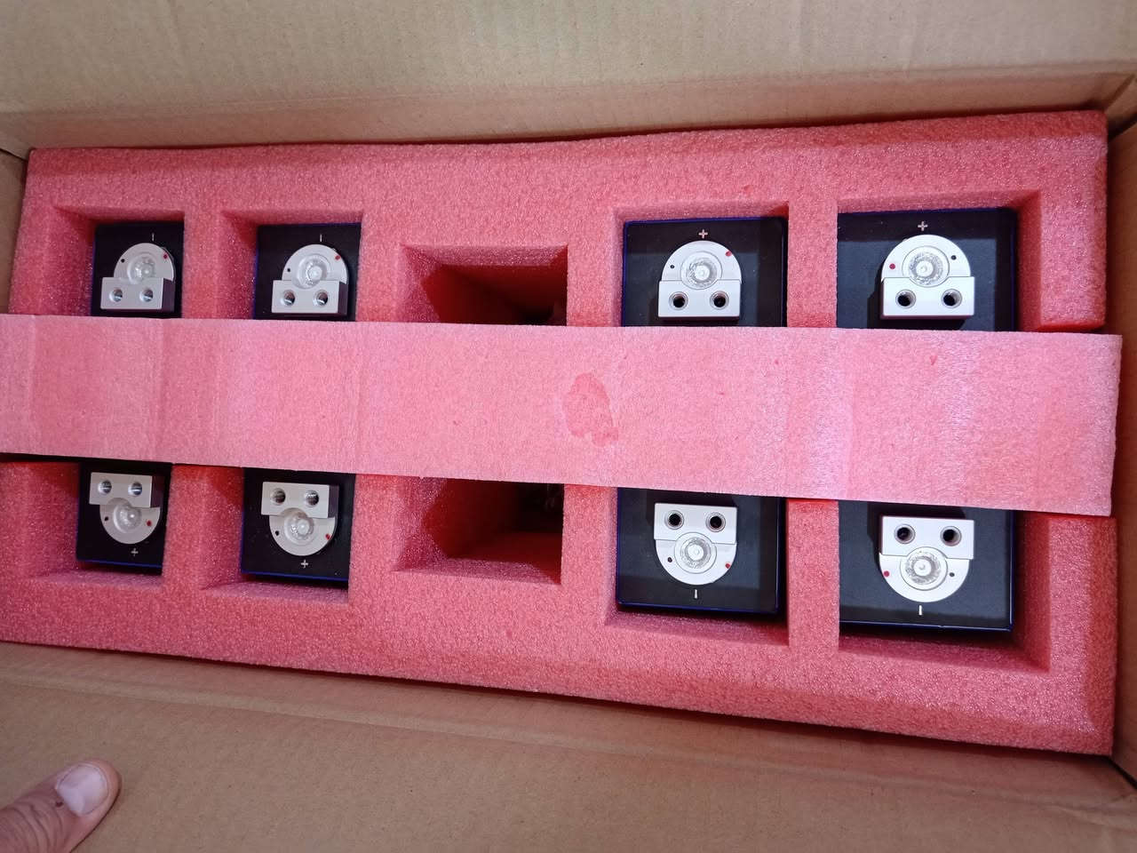 توجد لدينا منظومات طاقه شمسيه ومستلزماتها حسب طلب الزبون وبأنسب الأسعار ***********
