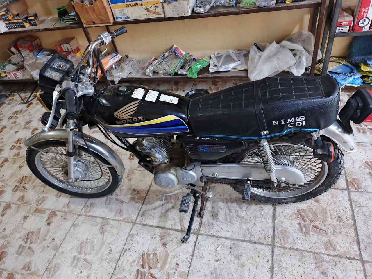 للبيع دراجه نامي اصلي سعر 350 بي مجال دراجه كامله بدون اي عيب ***********
