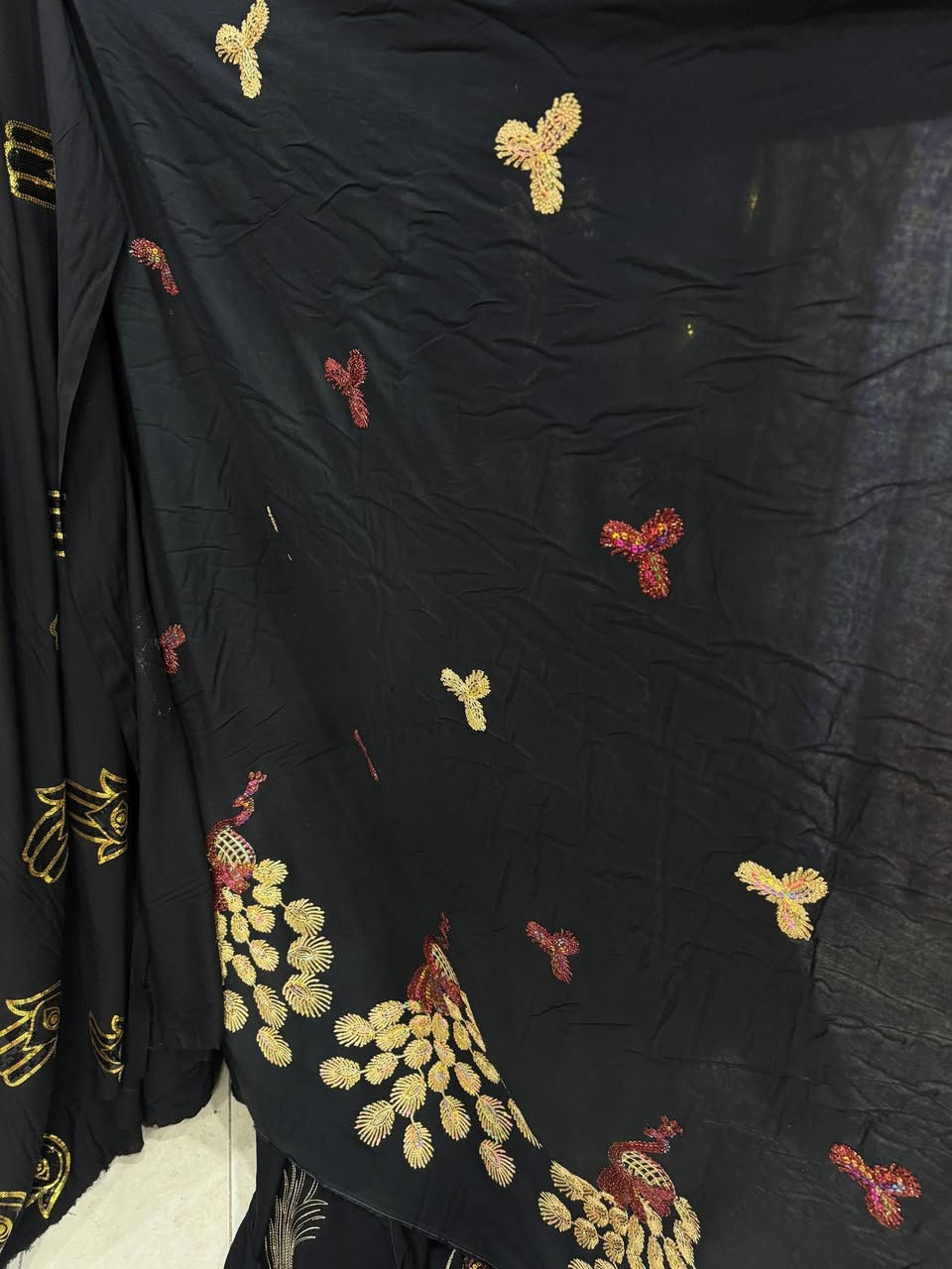 كشمير ايطالي بدون مطه 
مطرز كامل بلك و خيط 
سعر القطعه فقط 5.500


**إذا كنت صاحب هذا الإعلان وتريد حذفه لأي سبب، رجاءا أرسل رسالة إلى الدعم الفني**