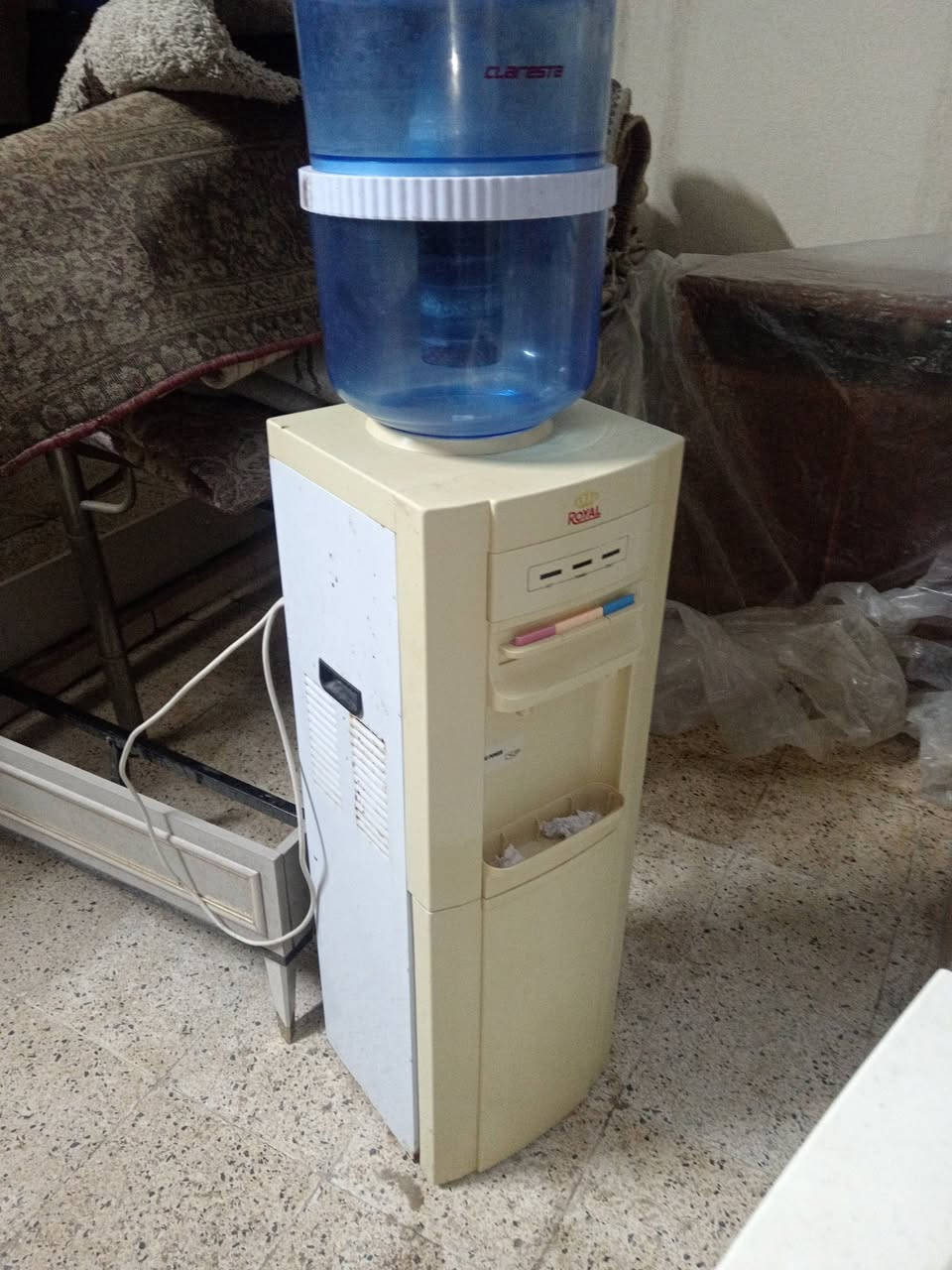 مجمدا السعر 50 شرط الشغل ثلاجه السعر 60 شرط الشغل براد ماي السعر 35شرط الشغل -دوشك تخت سفنج حيل نضيف وقوي السعر 30- تيب لب شرط النضافه السعر 20-غساله الغسل عاطل السعر 20-الشراي فقط يتصل ***********-*********** وادي حجر
