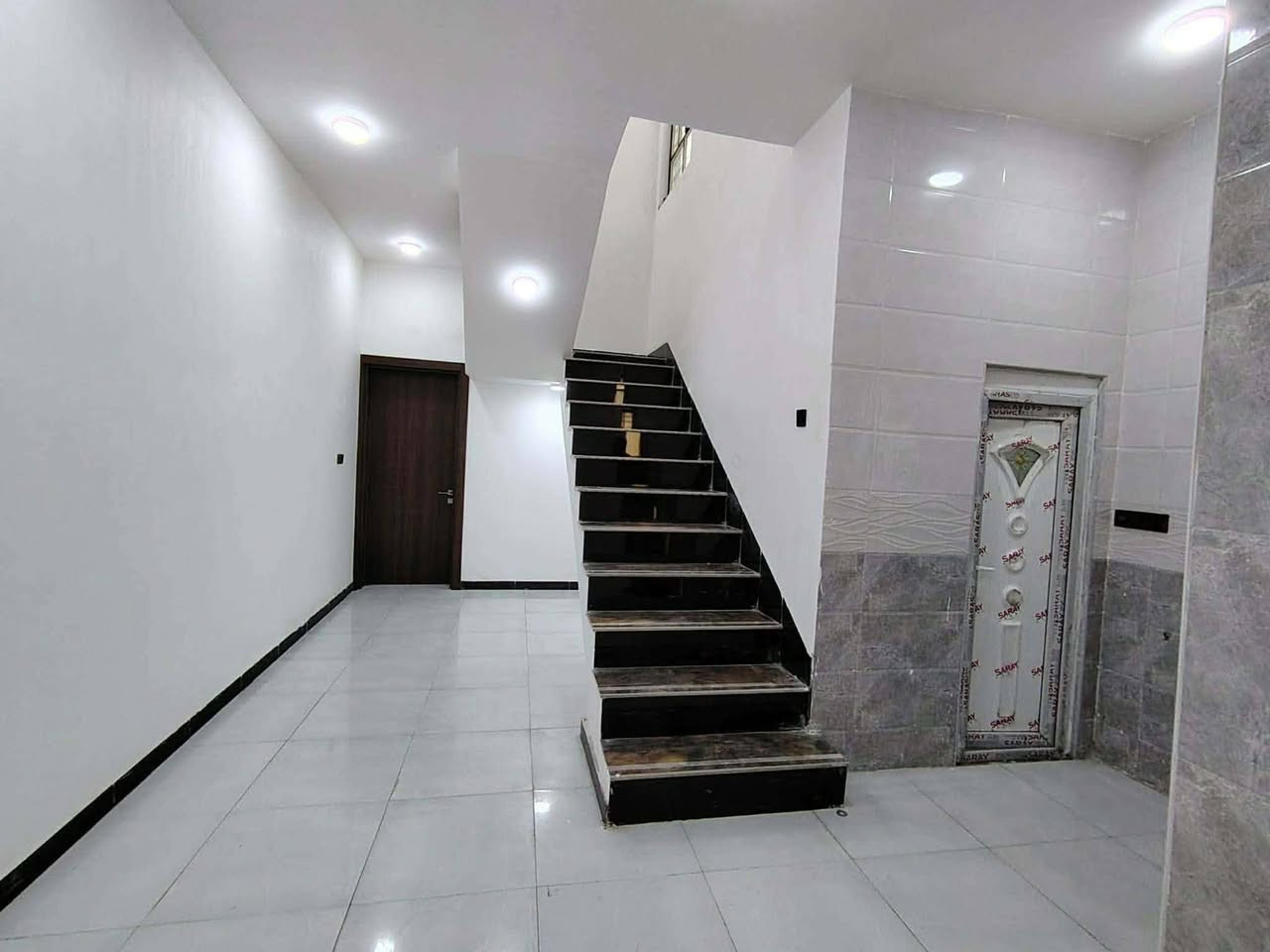 مشتمل للبيع طابو صرف المساحه  120 م يحتوي علا 3 غرف نوم واستقبال ومطبخ وهول  وصحيات داخليه ع2  عمل حديث   درجات اولا  حي العسكري  2 فرع عن 80  الاستفسار علا الرقم
***********
مشتمل للبيع طابو صرف المساحه  120 م يحتوي علا 3 غرف نوم واستقبال ومطبخ وهول  وصحيات داخليه ع2  عمل حديث   درجات اولا  حي العسكري  2 فرع عن 80  الاستفسار علا الرقم
