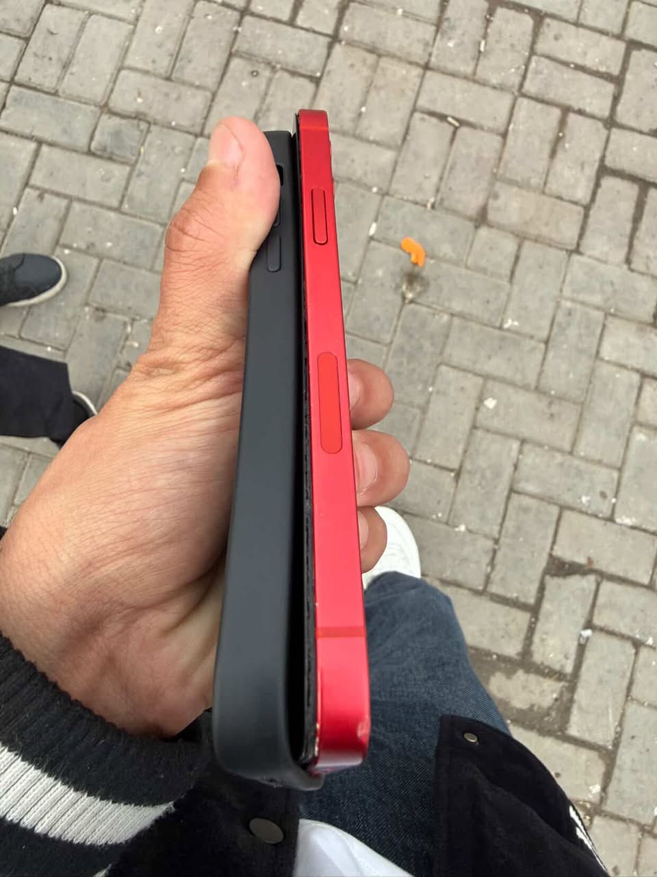 آيفون 12 لون أحمر مميز ذاكره 128 مبدل فقط كلاسه مال شاشه وبطارية تفصيخ مال شركه تقرء نسبه 84  باقي الجهاز مكفول ع فحص الجهاز زلغ واحد مابي كلش نظيف سعر الجهاز 270 وبي مجال بسيط  العنوان بغداد المنصور رقم *********** وبي واتساب
