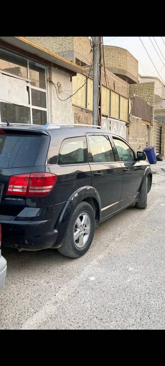 جورني بسمي موديل 10 صبغ عام شخوط 
حادثها باب سايق بدون دواخل 
مكان السياره بلديات
نقص تبريد وجبنه كير 
السعر 75 نزلت السعر 
صاحب السياره 
*********** 
مراوس بدون فرق راس براس 
ماكو شكال 
وكاله ماسوي 
مداور بس.

