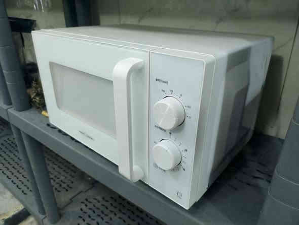 مايكرو حجم ٢٣ لار حقيقي بلكارتون مامستخدم ماركة سامسونج الكوري الاصلي اوربي امزون فقط ب٨٥ الف 
كوت الكفاءات بداية شارع الكفاءات بعد الاشاره المرورية مجاور طلباتي للتوصيل محلات امزون للبضاعة الاوربية الاصلية يوجد توصيل داخل الكوت وخارجه *********** دهل اوران
