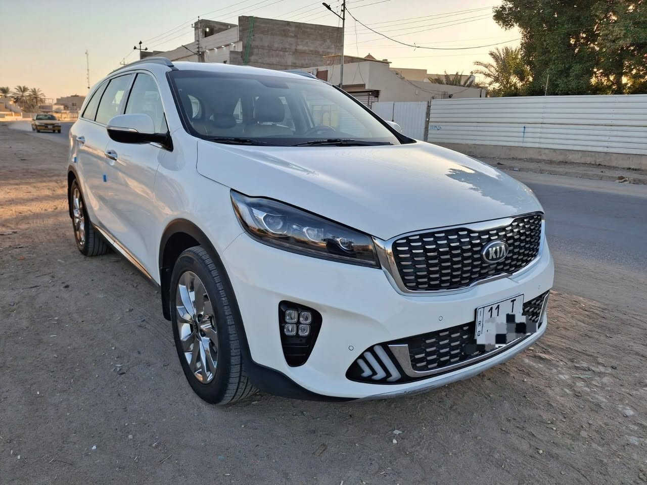 كيا سورنتو خليجي موديل 2020 حجم 6 سلندر ماشيه 38 حقيقي رقم انكليزي  بغداد بسمي سنويه تنتهي 2031 السياره مكفوله من الدعاميه للدعاميه من البارد والشخط السياره على وضع الشركه  مقاعد جلد اريل طياره كاميرا دواره شاشه كبيره صندوق كهربائي بصمه تشغيل مع بصمه الابواب السياره المكان البصرة رقمي *********** ..السعر 278 وبيه مجال
