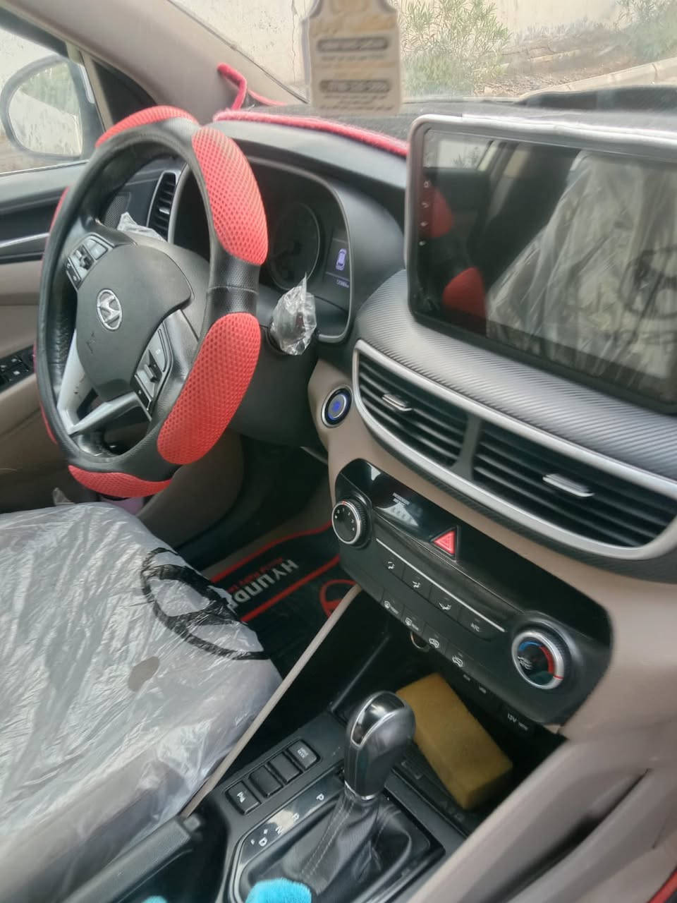 توسان للبيع موديل 20رقم أربيل جديد بسمي تحويل ثاني يومً  سياره جاهزه ماتصرف عليها الف دينار سونار موجود بلمنشور لتكلي شبيها مابيها شراي يتصل مكاني عماره ‭٠٧٨١ ٣٩١ ٨٩٦٠‬
