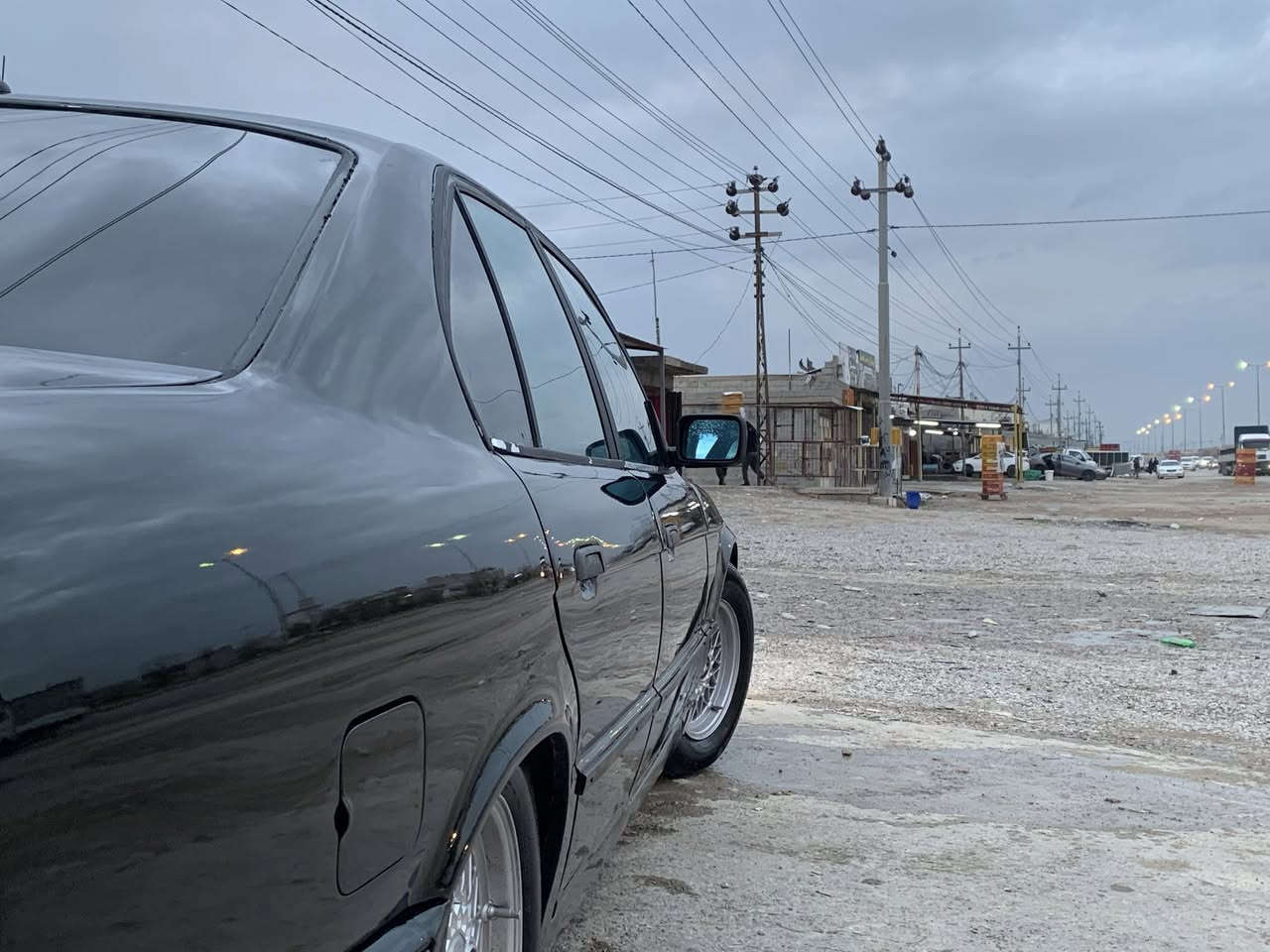 سڵاو هاوڕێیان 
1991 گێڕ عادی520 bmw بۆفرۆشتن 
ئاڕم پلاستیکی سلێمانی بەشەرتی ئاڕمو ئەوەلیات 
گێڕو مەکینەی بەشەرت مەکینەی تازە داگیراوە هەڵمی نییە 
ژێری تازە دامگرتوە کامل چرکه ی تیا نیە 
کامل بۆیاخێکی جوانم کردوە لەسەر ساقی 
کامل جوانکاریم بۆ کردوە   
کامل کارەبای مەزبوتە سڵایدە 
دەعامی پێشو پشتی ئێمە 
لایتو بەگلایتو بلاجکتۆری لۆکم بۆ بەستوە 
قرچێکی کەمی پێشی هەیەو تەواو بەشەرتی موسو بڕاوەو وەرگەڕان 
سەیارەکە زۆر جایزەو کەم مەسرەفە  
سیعری33گەڵاو مەعمەلە  شوێن هەڵەبجی تازە شارەزور 
***********
