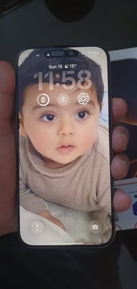 آيفون ١٦ برو ماكس • بطارية ٩٩ • بكسلات صغيرة