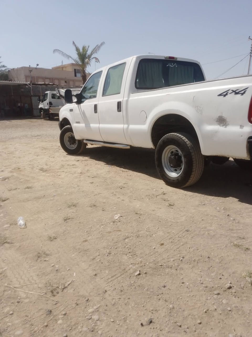 سلام عليكم من رخصة لادمن سيارة فورد سوبر ديوتيF250 2004لون ابيض كاز V8بسمي تحويل ثاني تبريد ثلج داخل مالها عرفة نوم لاتصال***********مكانها ديالى
