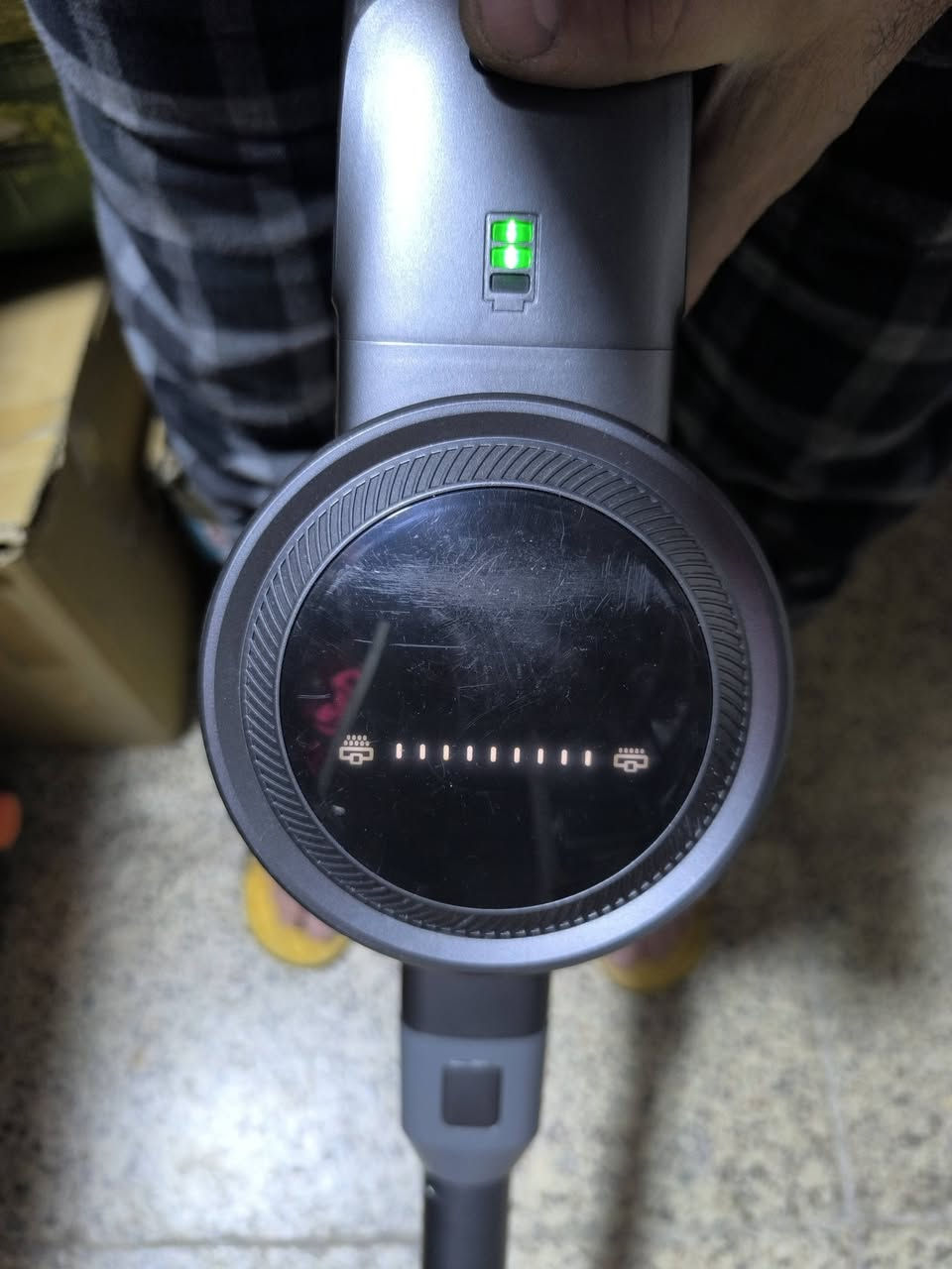 مكنسة شحن ماركة Kalado مستخدمه نظيفة جاية بدون ملحقات فقط شاحنة وياها .... تواصل خاص او واتساب ***********
