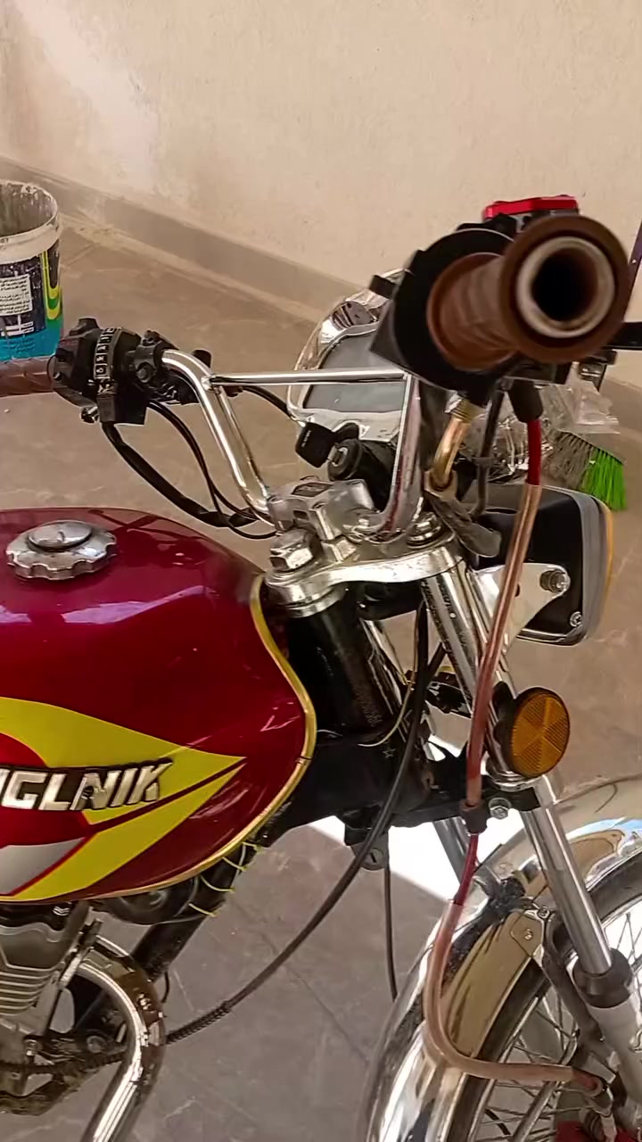 دراجه سونك 25 أوراق وكيل اسكنر كفاله عامه ماشيه 50الف صار 8اشهر طالعه وكيل كله شغال سعر 625 رقم ***********
