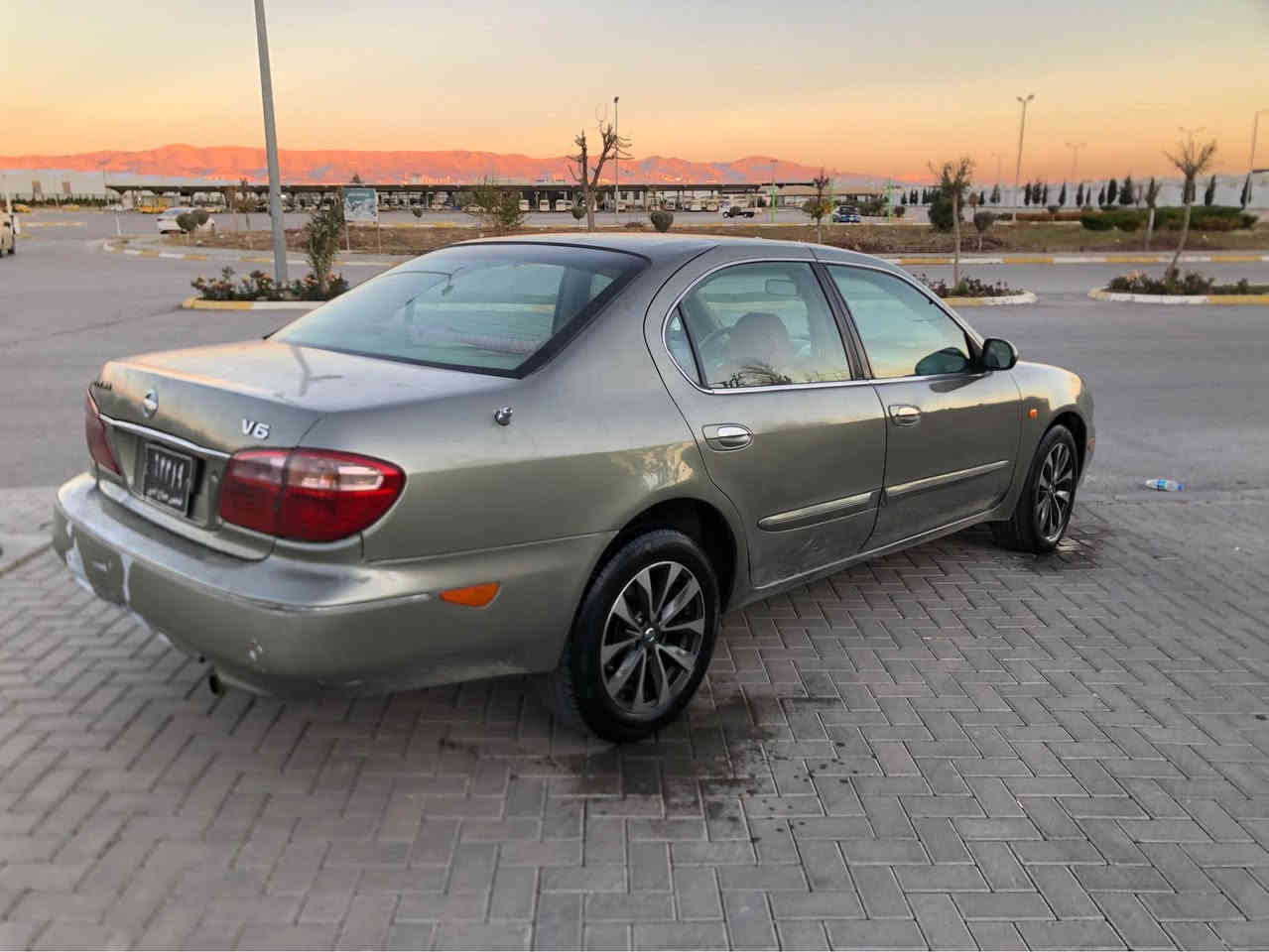 سه ره تا به ناوي  خواي گه وره و ميهره بان  نيسان ماكزيما مؤديل ٢٠٠٣ ئا رمي هه ولير و به شه رتي  ئه وه ليات و مووسوو برا وه به شه رته گير ئؤتؤ ماتيك. مه كينه  و كيري به شه رته. و ساردووو گه رم مه زيووته و كاره باگشت گياني ئيشه كات و فول فول مواسه فاته جواري تايه و ويلي لؤكي له ژيره.  پيشوو دواي. ده عمي نيه  به سفرؤ شتنه     سعري ته نها ٣١كه لا. شوين سليماني  ***********
*********** السليمانية, العراق
