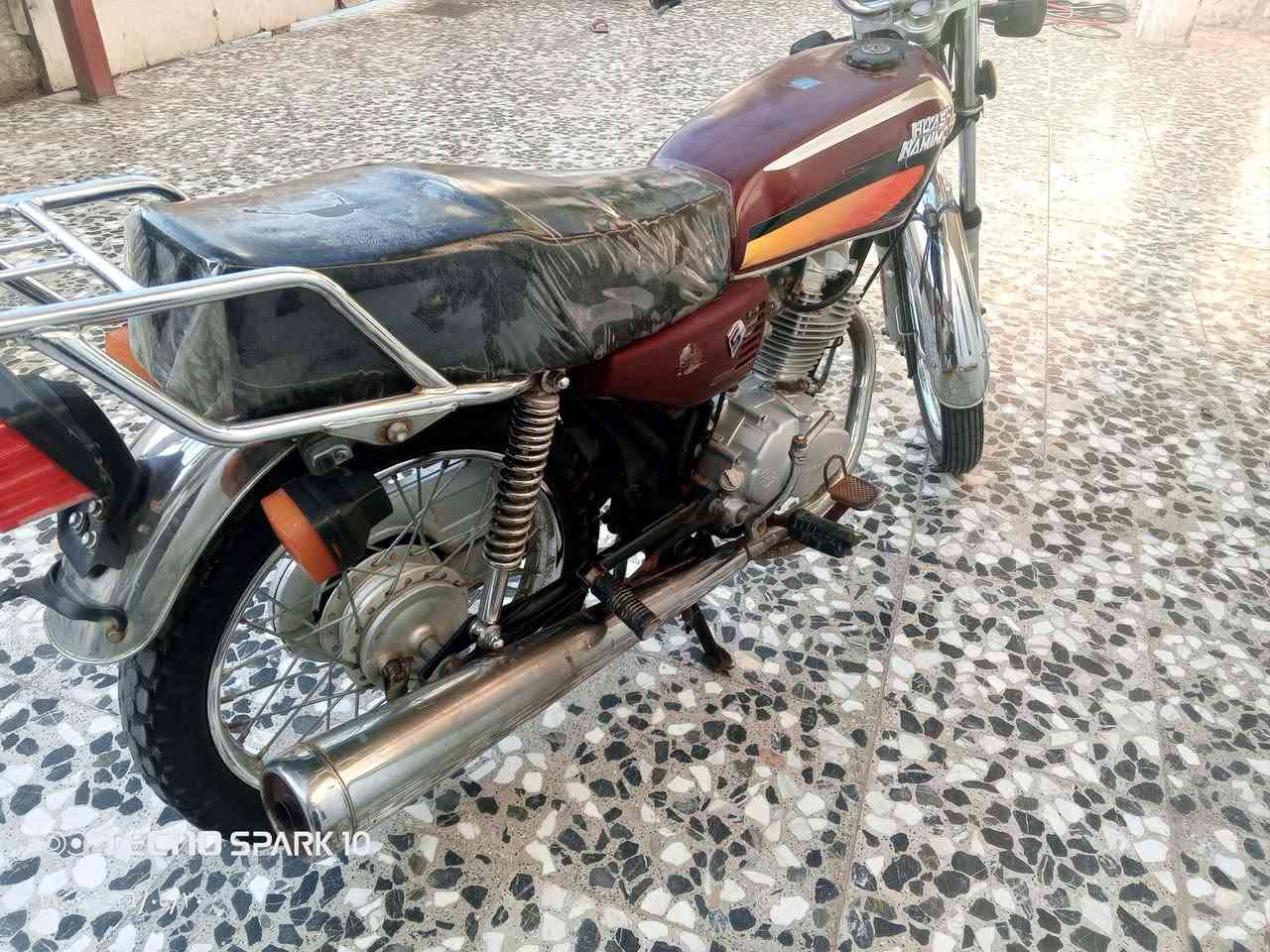 السلام عليكم دراجه للبيع اصولي نامه كفاله عامه كلهه بلادي ما مبدل بيهه شي  دراجه خير من الله محرك مكفول ما مفتوح سعر خاص او تصل ***********
