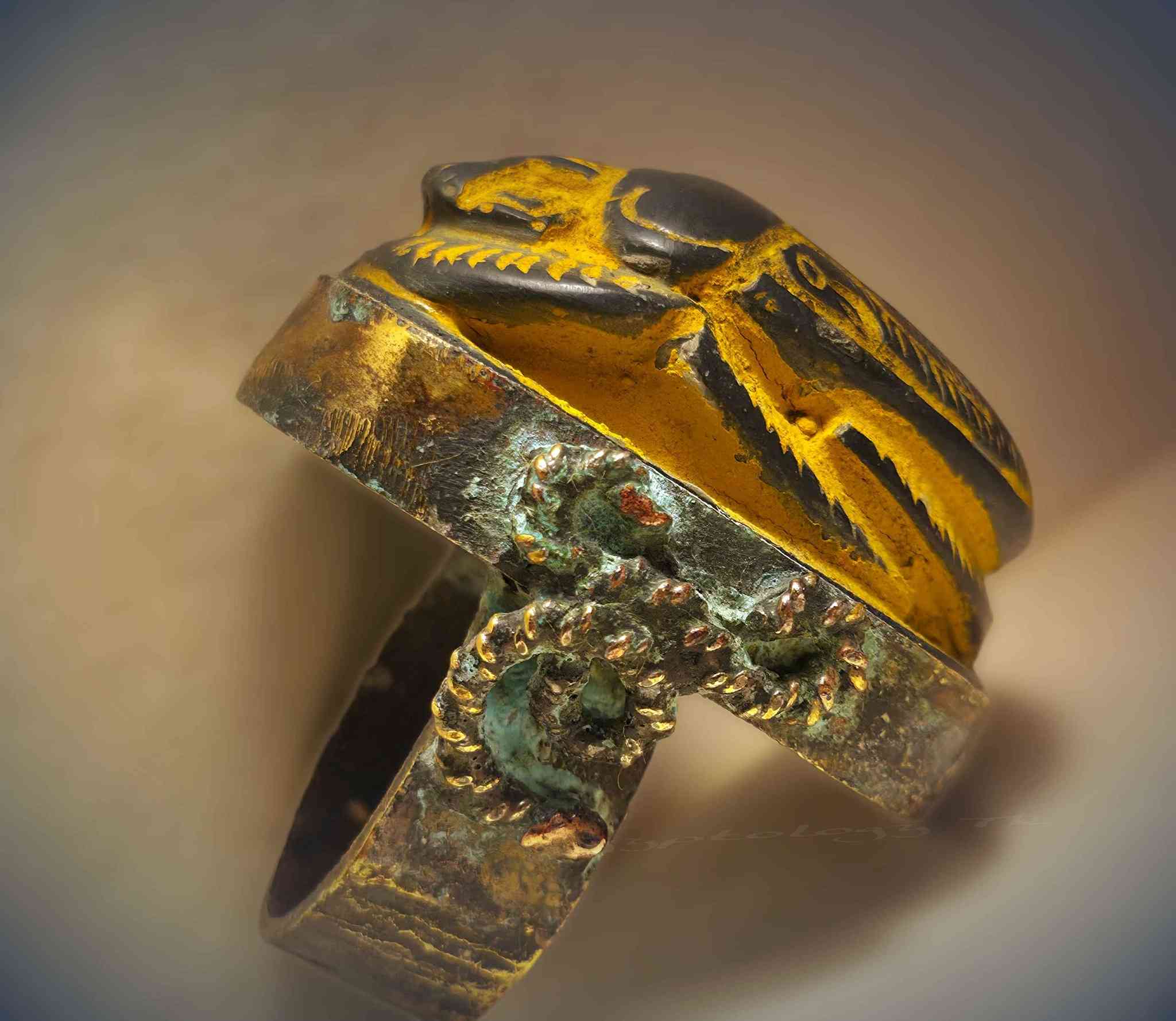 للبيع خاتم  من البرونز 
متوج بحجر الجعران الرملي 
للمهتم فقط القاهرة, مصر


**إذا كنت صاحب هذا الإعلان وتريد حذفه لأي سبب، رجاءا أرسل رسالة إلى الدعم الفني**