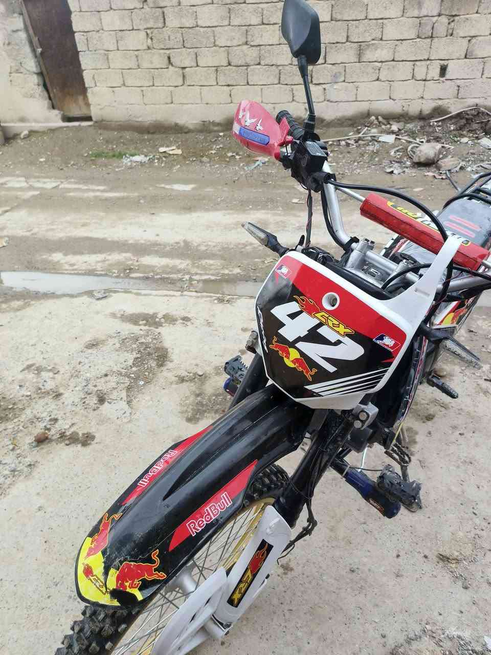 موطور قفاز cRx رياضي للبيع السعرمليون و ٢٥٠ ( موديل ٢٥) ( محرك ٢٥٠      اتصل ***********
