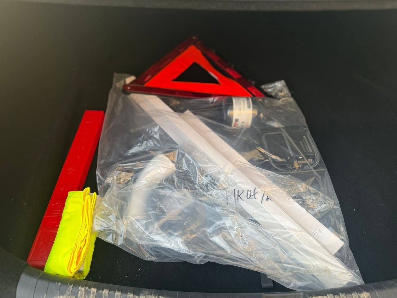 سيل 6 موديل 25 بغداد بأسمي مرقمه وكامله ماشيه 6 بحاله الوكاله كامرات محيطيه وحساسات امامي خلفي وقتطعين تبريد داخل جلد ابيض كشن سائق كهرباء مدى 80كم موجوده بلحله مركز المدينه سعر نهائي 149$  بدون عمله رجاءا


**إذا كنت صاحب هذا الإعلان وتريد حذفه لأي سبب، رجاءا أرسل رسالة إلى الدعم الفني**