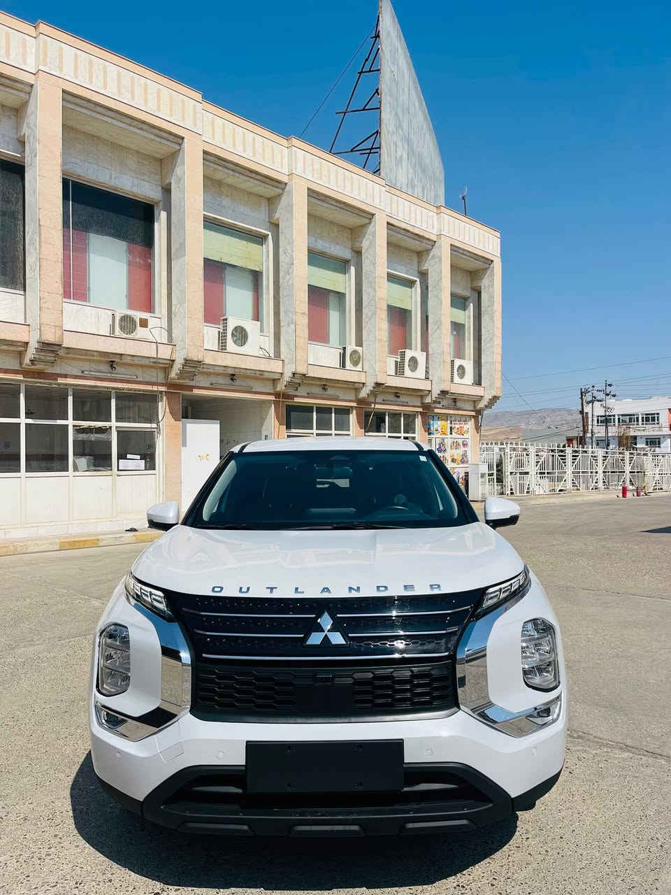 2023 𝐌𝐈𝐓𝐒𝐔𝐁𝐈𝐒𝐇𝐈 𝐎𝐔𝐓𝐋𝐀𝐍𝐃𝐄𝐑
ميتسوبيشي اوتلاندر
للبيع فقط
موديل :2023
7 راكب
السعر220$
والسياره جاهزه  
  كبل للترقيم وبدون أي ملاحظه بلسياره
كاتي بدون رقم
تترقم جميع
محافظات الشماليه
عداد  المسافة : 24 الف mi
حجم المحرك : 2.5L ( 4,سلندر )
دعاميه مبدل  فقط
وبيها
3 قطع فقط بخ مال جلخات وشويه علبارد
بدون ظربه او دواخل
بجم امامي خلفي كبس
ايرباك استيرن ومسستم
مواصفات
SE
دةبل اكسل
بصمة ابواب
بصمة تشغيل
كاميرا °360
‏‎كاميرا امامي
كاميرا جانبي
كاميرا خلفي
هاند بريك بصمة
اوتو ستارات (𝐀𝐔𝐓𝐎 𝐒𝐓𝐀𝐑𝐓)
اوتو ستوب (𝐀𝐔𝐓𝐎  𝐒𝐓𝐎𝐏)
رادار امامي (تحديد مسار)
رادار جانبي  (نقاط عمياء)
رادار خلفي (التحذير من الاصطدام)
حساسات امامي
حساسات جانبي
حساسات خلفي
إشارات بلمري
مري شفط
نظام (𝐎𝐅𝐅-𝐑𝐎𝐀𝐃)
نظام (𝐒𝐇𝐎𝐖)
نظام (𝐀𝐔𝐓𝐎)
نظام
(𝐄𝐂𝐎)
نظام (𝐍𝐎𝐑𝐌𝐀𝐋)
نظام (𝐒𝐏𝐎𝐑𝐓)
كشنات جلد شامو وقماش
كشن السايق كهربائي
كشنات هیتر
تحكم استيرن
تبريد لمس
تبريد مركزي قطعتين
صندوق شفط كهربائي
لايتات (𝐋𝐄𝐃)
عدسة زينون
بكلايتات (𝐋𝐄𝐃)
ويل 20
بعد هوايه مواصفات
صور الحادث ورقم الشاصي مرفق مع صور
‏‎تفاصيل اكثر الاتصال علی ارقام التاليه
مكان السياره عقره دهوك
‏ WhatsApp 
 كورك ***********
اسبا
***********
