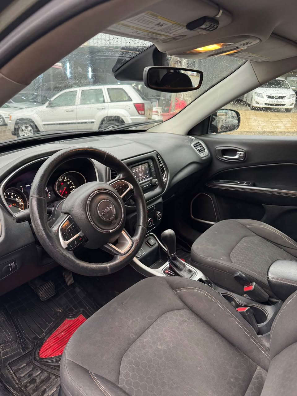 حيب كومباس موديل ٢٠١٨ 
سيارة بدون صبغ كير محرك كهربائيات كل بشرط سيارة باسمي تحويل وكالة بشرط سعر ١٢٢ ورقة ومجال مكاني دهوك
*********** دهوك, العراق
