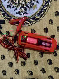 شاحن بطاريات • ٦/١٢ ڤولت • صنع الماني