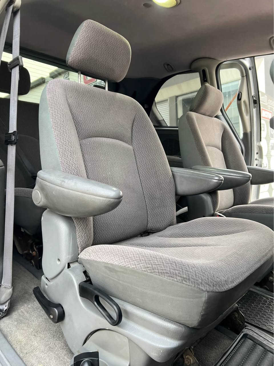 للبيع
دوج كرفان 2007 

بدون قطره صبغ
وبدون اي جراد او تقحيل 

شاصي قصير المرغوب 

محرك 3300 المرغوب 

1- تحكم ستيرن
2- مرايات كهرباء
3-كشن كحرباء 
4- داخل لونين 
5- جامات كهرب

تبريد شرط ثلاجه

تدفئه شغاله درجه اولى 

محرك درجه اولى شرط
كير درجه اولى شرط 

السياره بدون ضربه بدون خياس 

ماشية 160الف فقط 

صدر امامي خلفي100/100

طخم تايرات جديد

السياره بدون اي نقص 

السياره باسمي 
سنويه جديده
رقم جديد 
هزه وفحص جديد 
مشروع وطني تتحول بجميع المحافظات 

المكان نينوى 

السعر (95) وبيها مجال 

***********
*********** Singapore
