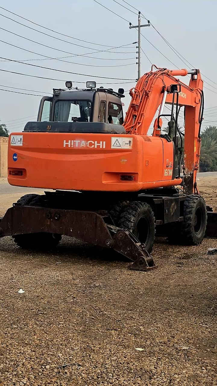 السلام عليكم حفاره موديل ٢٠٠٦ للبيع مكفوله كفالة عامه،بإسمي
للاستفسار الاتصال  ***********
المكان /بابل
