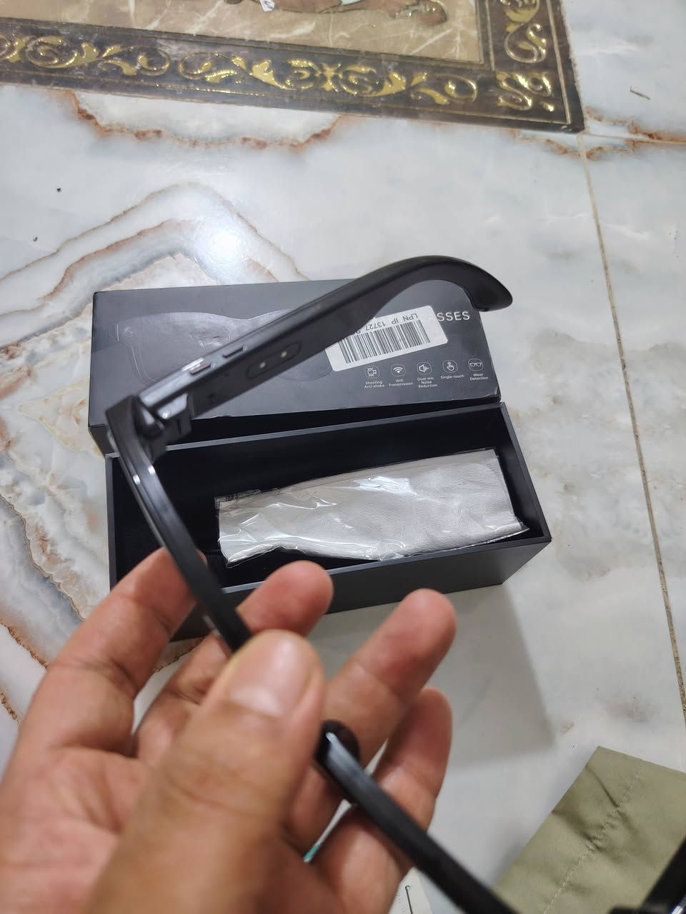 نضاره سمارت مفوله تصوير ايموت فلاش ذكاء اصطناعي ايربود صوته عالي شحنه يوم كامل يخلص
فقط بدون عدسات اجت بلمزون بدون عدسات 25 هيه والتوصيل


**إذا كنت صاحب هذا الإعلان وتريد حذفه لأي سبب، رجاءا أرسل رسالة إلى الدعم الفني**