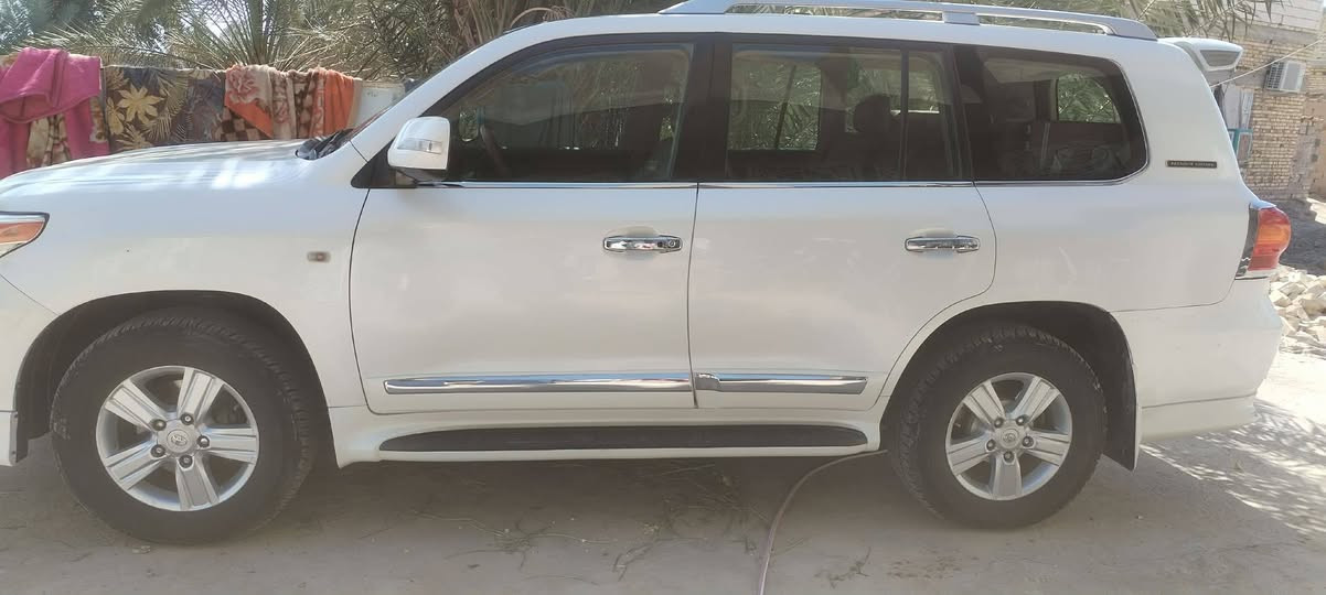 لاندكروز للبيع 
٦ سلندر موديل ٢٠٠٩ رقم بغداد مكينه جديده تخم تاير حداديه جاهزه  التفاصيل أكثر ع الرقم التالي ‏‪***********‬‏ السعر ٢٦٠
