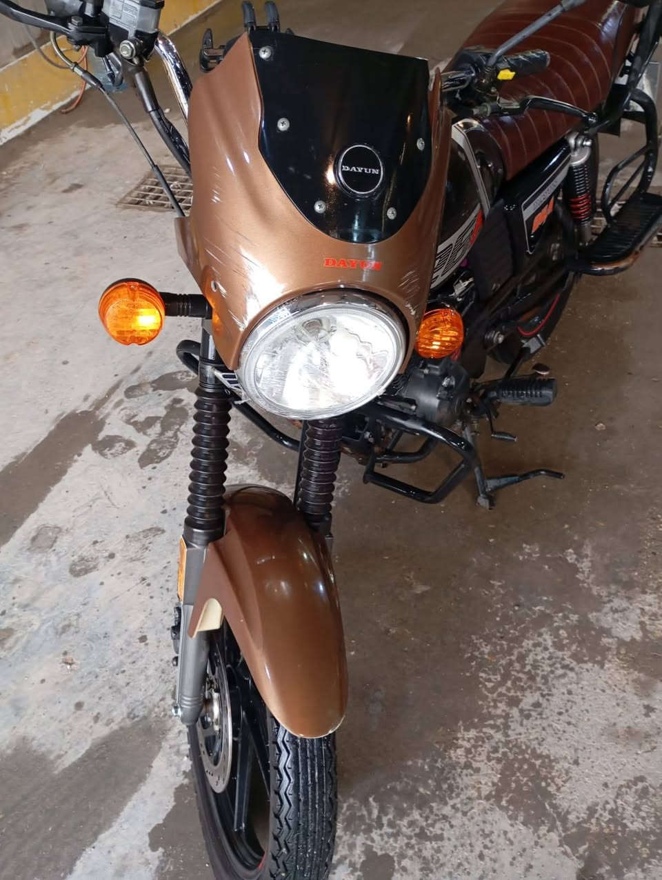 دايون كلاسك موديل 23 للبيع دراجة ومحرك مكفولة رقم انكليزي باسمي تحويل ثاني يوم سنوية لا اتعبك سعر 2500 وبيها مجال بسيط حك جية ***********
