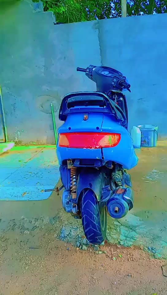 سلام وعليكم دراجه للبيع فراشه نضيفه  حلوه كلشي شغال سلف هندر نقصه بس لدكمت لشاير وعالي ناصي فقط مكاني بصره تنومه شط العرب رقم *********** سعر ٣٠٠ وبيه مجال لشراي ومراوس ماكس وطي فرق
