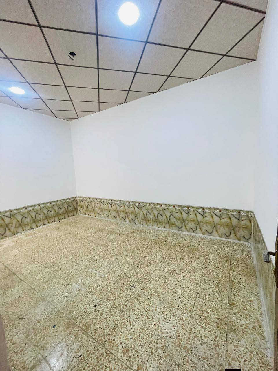 ياالله 

يوجد لدينا بيت للبيع حي ميسان ع الشريط مساحه 100متر يحتوي على غرفه وصاله واستقبال ومطبخ وصحيات صب كونكريت ارضيه كاشي جدران سيراميك سقوف ثانويه البيت جدا نظيف ومرتب 

السعر المطلوب خاص 

للاستفسار والمعلومات الاتصال بنا ع الارقام التاليه 

***********

***********

***********

او مراجعه مكتب ألروان للوساطه العقاريه والمقاولات العامه 

عنوان المكتب حي ميسان ع الشريط قرب صيدليه الشراع مقابل الاستداره مباشر 

عندك بيت عرصه للبيع راسلنه وات ساب وتدلل 

نشتري جميع الدور والعرصات حي ميسان فقط
