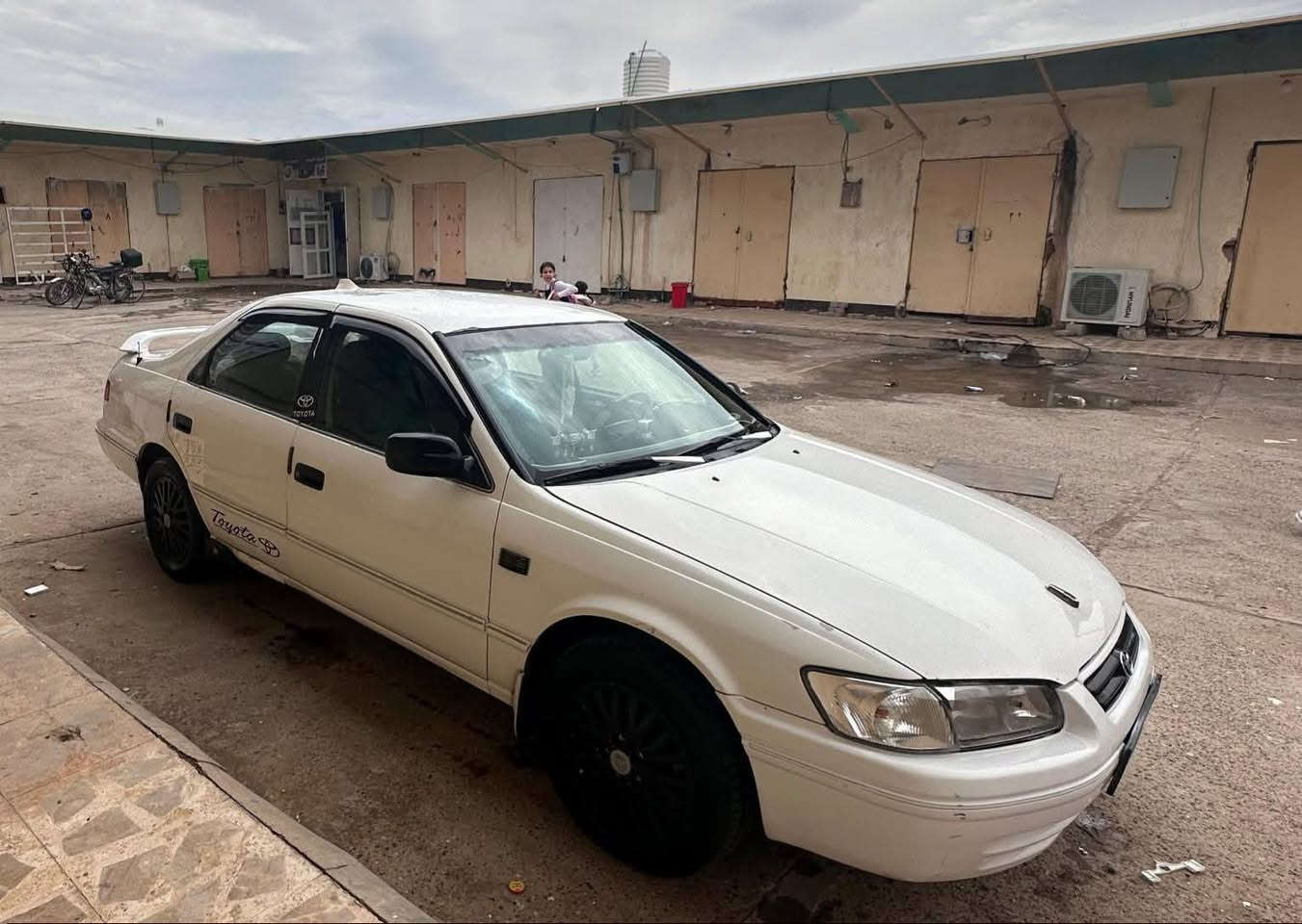 السلام عليكم
كامري موديل 2001 خليجي
كير محرك خير من الله 🤲
تبريد ثلج 🥶 مسجل تاب + كامره خلفيه 
سنوية لل2030 جديده
صدر امامي خلفي جيد
سياره مصبوغه عام
السعر 65  وشرط التحويل 
مكاني صلاح الدين بيجي
رقم ***********
