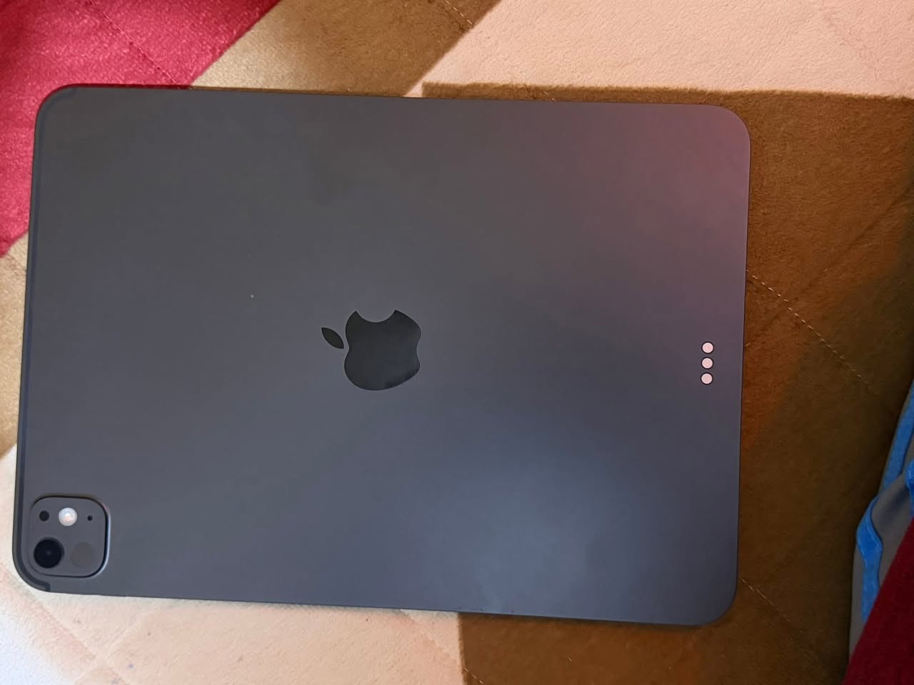 سلام عليكم 
ايباد 11 برو m5 ذاكره 256 بطاريه 100 مشحون 54 مره استعمال اقل شهرين بعده بلضمان جهاز نضيف كلش السعر مليون 1350 مكاني تكريت الثانيه رقم ***********
