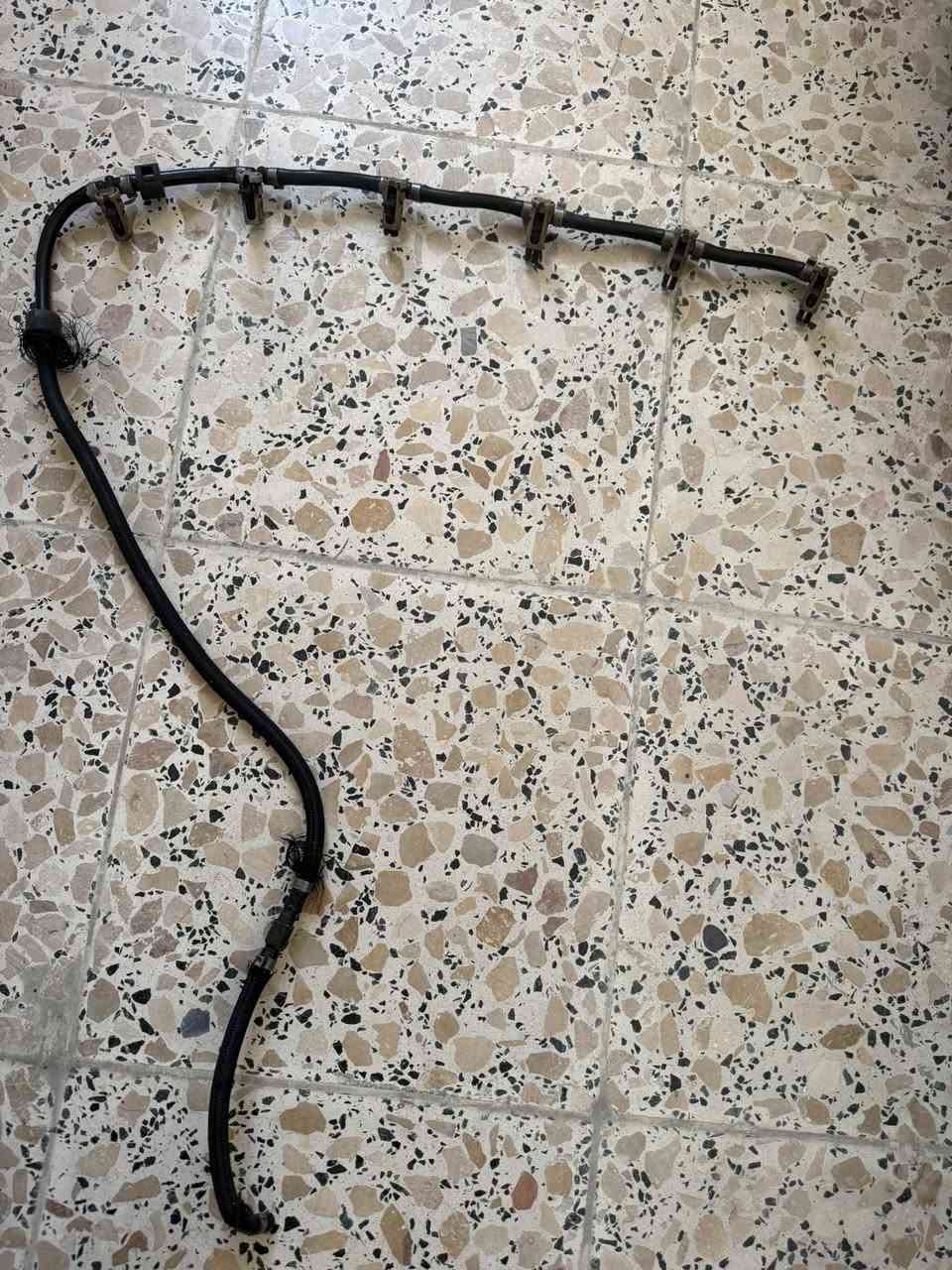 السلام عليكم شباب عندي غراض للبيع انجكترات كاز والمسطره والبوراي و صونداتها  مال E60 وترهم على E70  القديم يعني جوه2007 وطرمبه شغالة هيه وجوزتها و لبة تربو نضيفة صوندة انجكترات مال X5 او X6 2007  و فوك و عمبار بريك X5 كلهن ذني مال تفصيخ حاوية وعندي الفرس مال X5و شاشة الاصلية مالتها و درع X5 و عندي بانوراما بيها الجاماتدرايم شفتات وصدر خلفي  و بعد غراض قيم و اخذ  رقمي ***********
