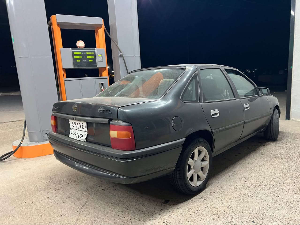 ٣٠ گەڵاو مەجال😱😱 خوار هەموو بازار 
مۆدیل ١٩٩٢ مەکینە ١٨ وەک سەعات 
گئر مەکینە براوە تحویل وەکالە بەشەرت
کارەبایاتی هەمووی مەزبوتە چوار تایەی لۆک
تاخم پئش و پشت تازە توند کراوەتەوە

شوئن // تەقتەق 
نرخ// ٣٠ گەڵا😱
ژ.م // ***********
ژ.م // *********** كويسينجاك, أربيل
