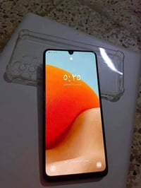 تكنو سبارك عشرا برو • ذاكرة ٢٥٦ • كاميرا خلفية مشوشة