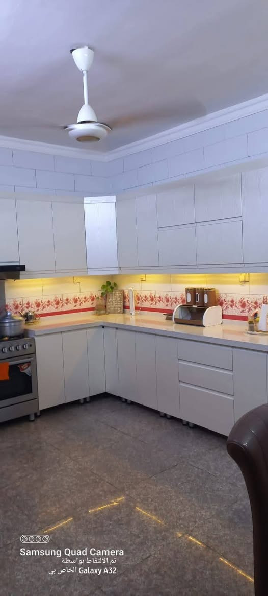 للبيع ١٠٠ متر واجهه ٥متر نزال ٢٠ متر
صالة ومطبخ وكراج وصحيات مابي غرفة ارضية الطابق الثاني غرفتين وصحيات بناء ٢٠١٦
السيدية مربع ام القطن 
٣١٠ مليون قابل للتفاوض
للإستفسار احمد ***********
