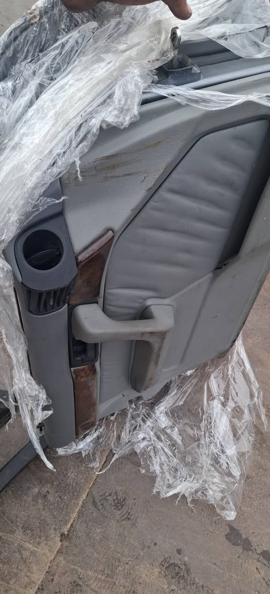 تخم ابطاين كارتير رصاصي
***********

بابل القاسم
